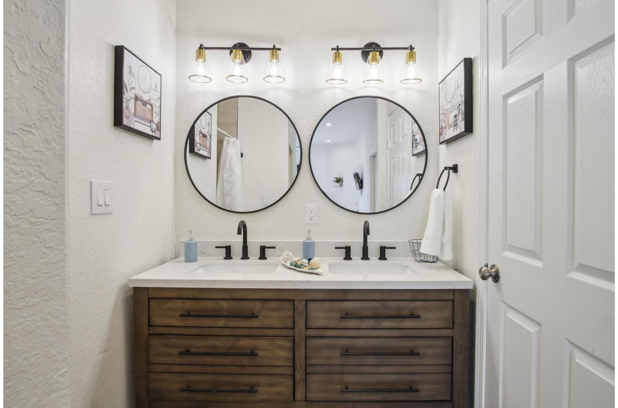 Blissful 5br3ba Haven Near Riverwalk Downtown *