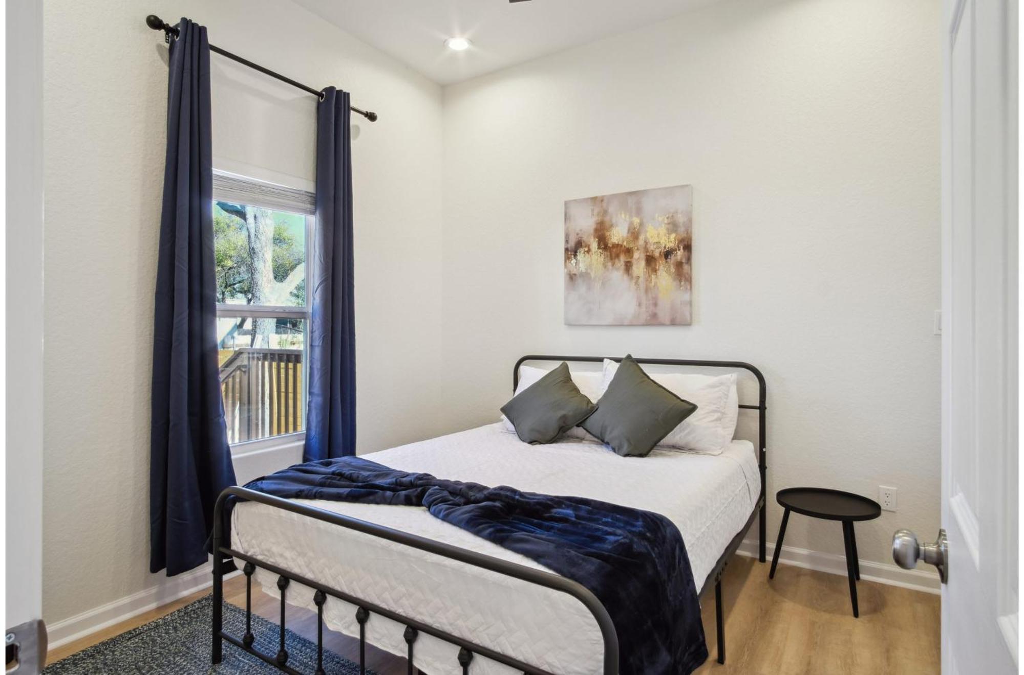 Blissful 5br3ba Haven Near Riverwalk Downtown *
