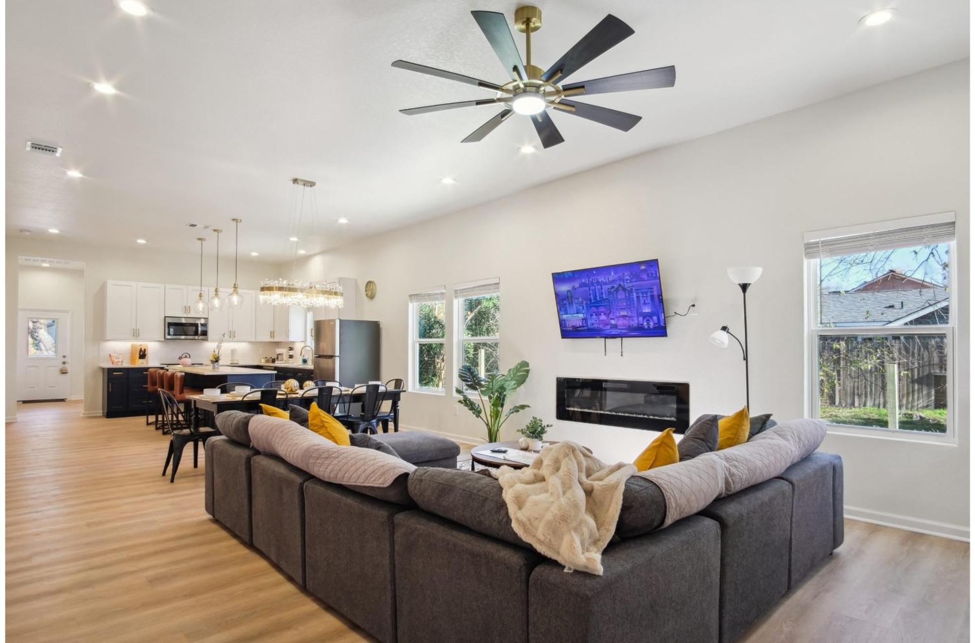 Blissful 5br3ba Haven Near Riverwalk Downtown